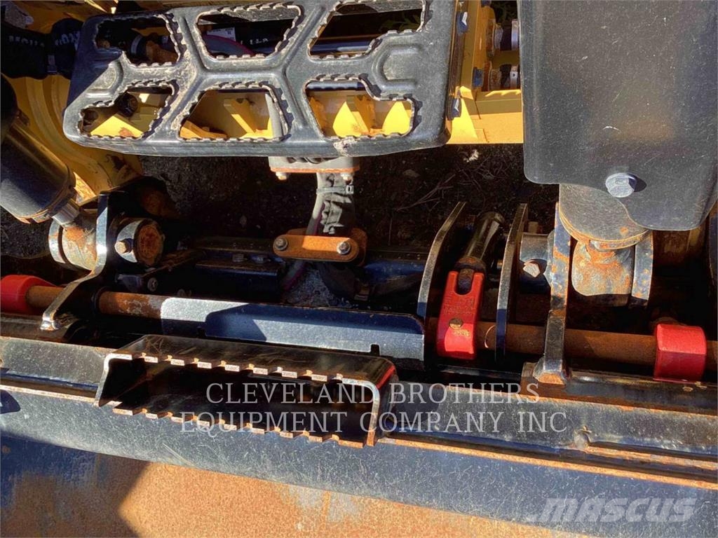 CAT 25505 Crawler FEL's