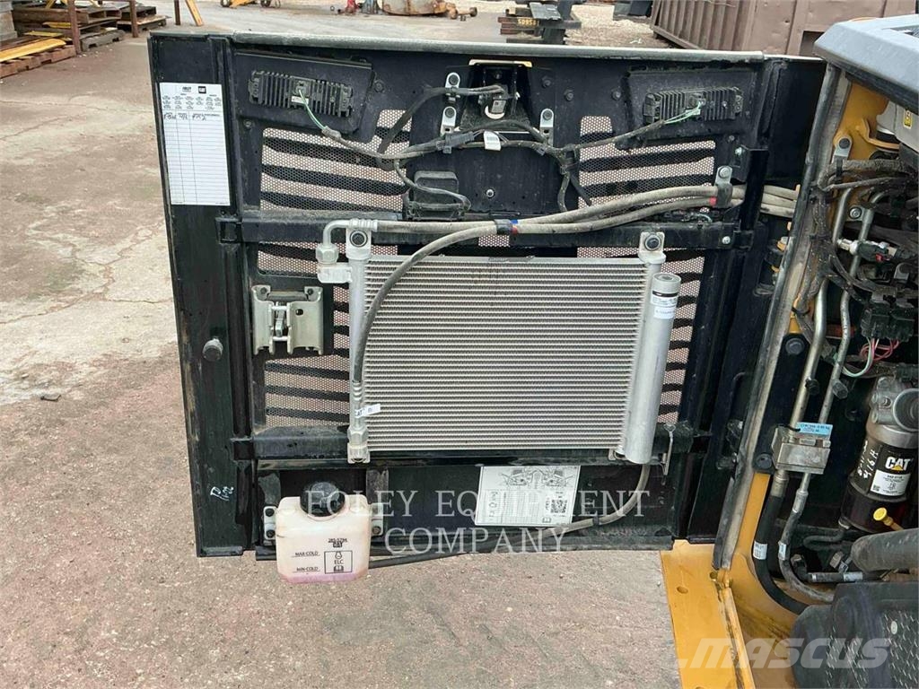 CAT 25505SC スキッドステアローダー