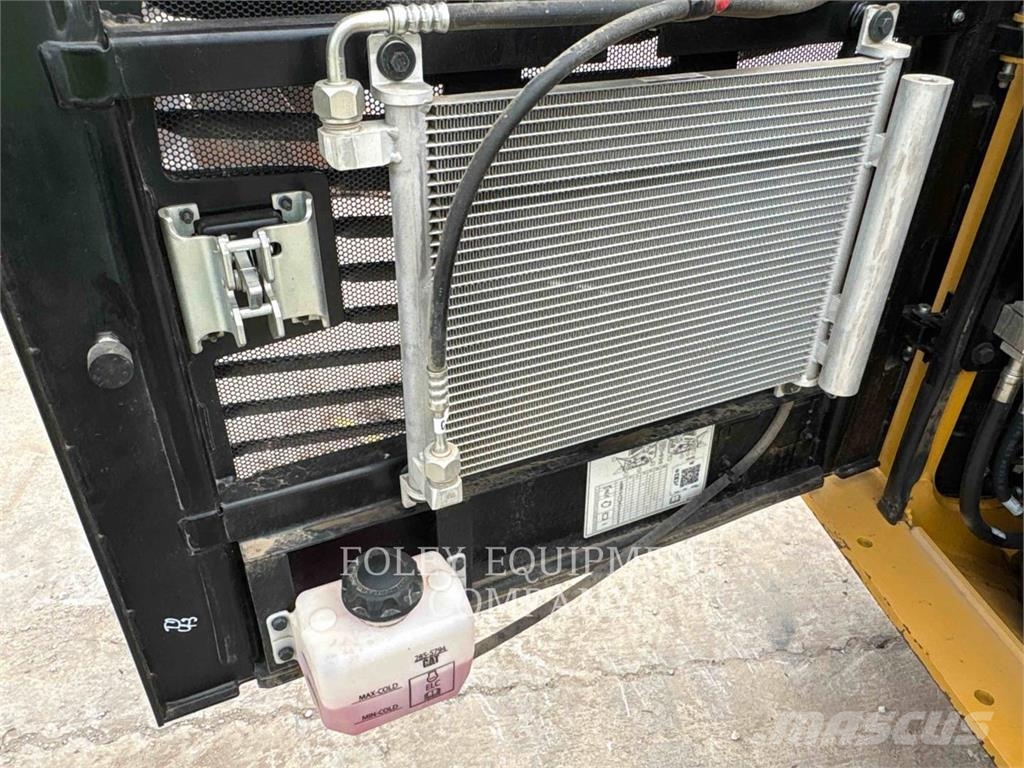 CAT 25505SC 滑移轉向裝載機