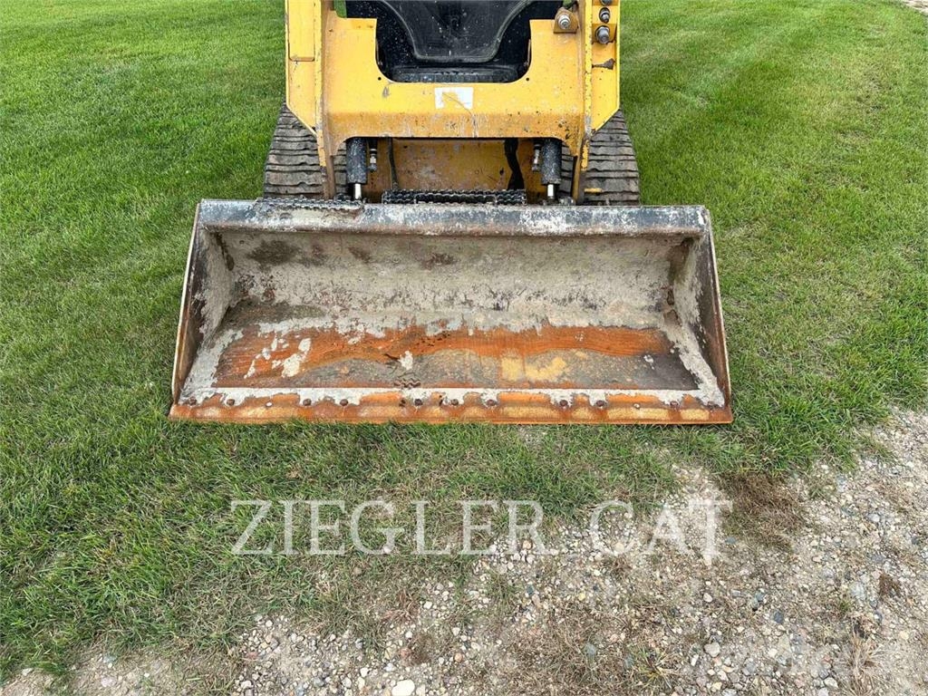 CAT 257D Nakladalci goseničarji