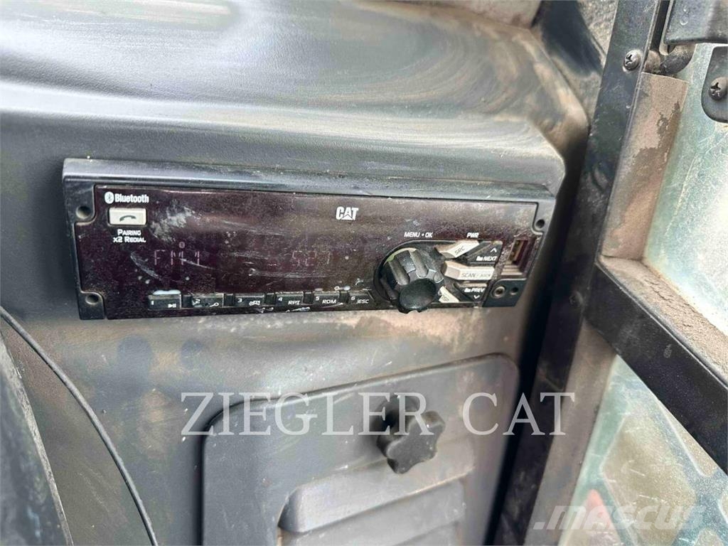CAT 257D Nakladalci goseničarji