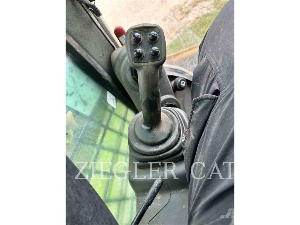 CAT 257D Nakladalci goseničarji