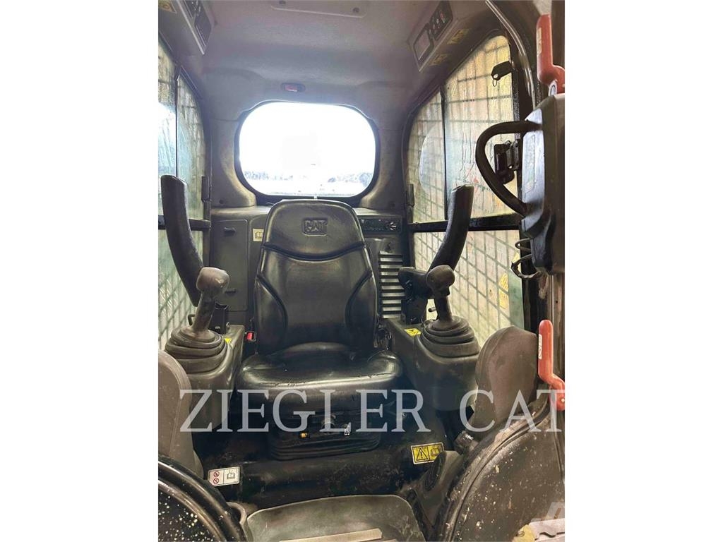 CAT 257D Nakladalci goseničarji
