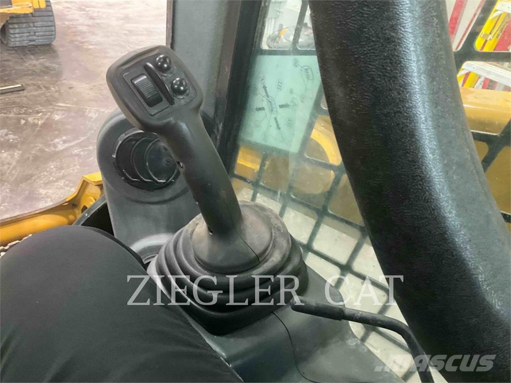 CAT 259D Lánctalpas homlokrakodók