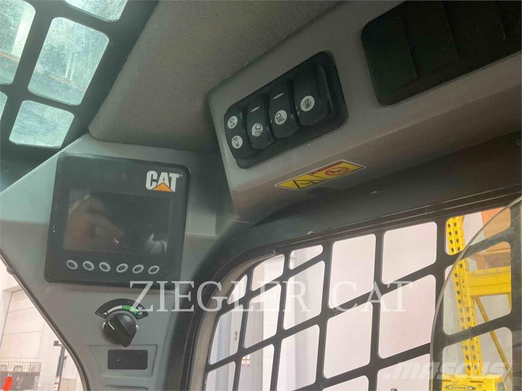 CAT 259D Lánctalpas homlokrakodók