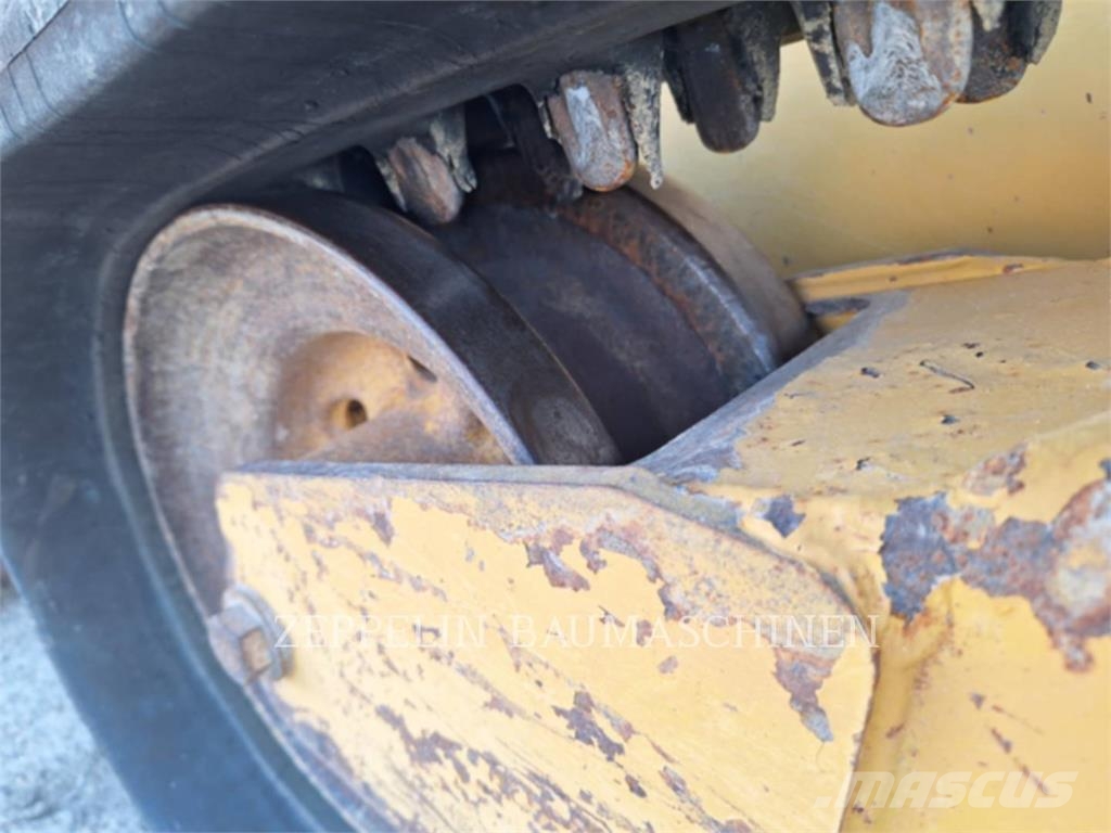 CAT 259D Lietoti riteņu kompaktiekrāvēji