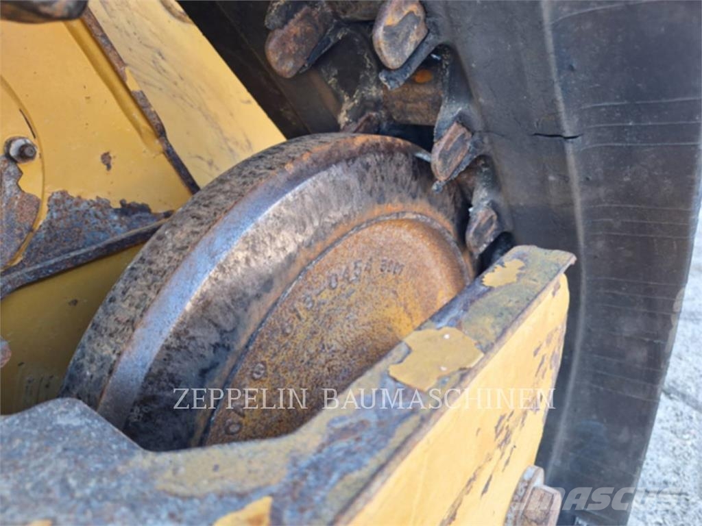 CAT 259D Lietoti riteņu kompaktiekrāvēji