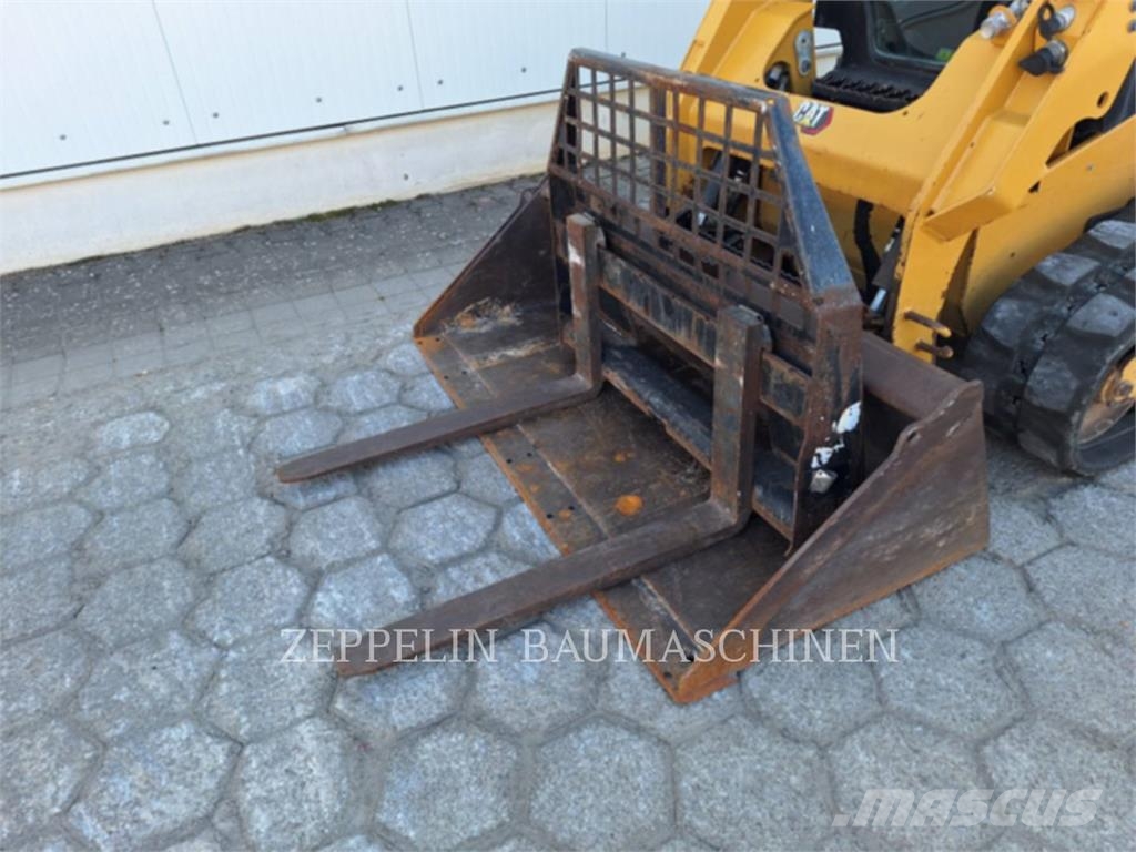 CAT 259D Lietoti riteņu kompaktiekrāvēji