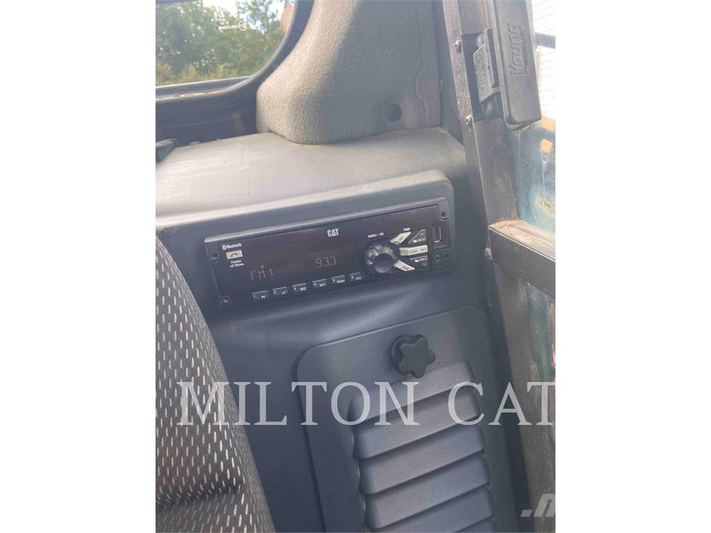 CAT 259D 3 لوادر انزلاقية التوجيه