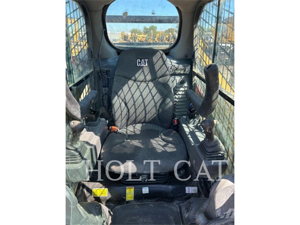 CAT 259D CAB لوادر انزلاقية التوجيه