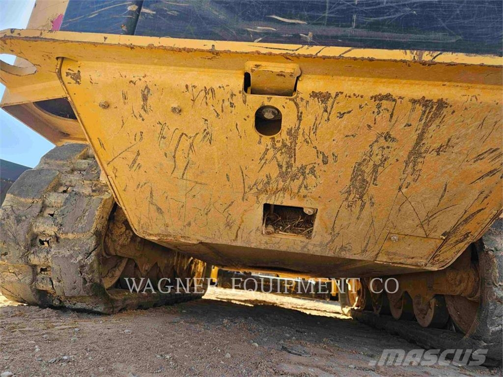 CAT 259D3 لوادر انزلاقية التوجيه