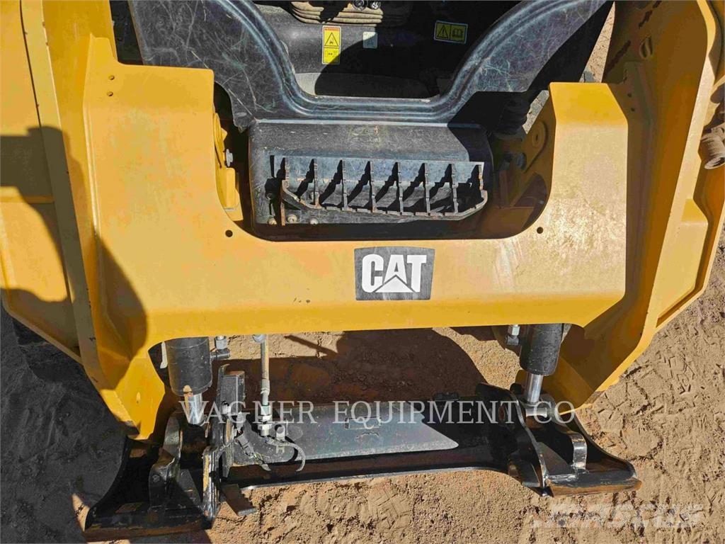 CAT 259D3 لوادر انزلاقية التوجيه