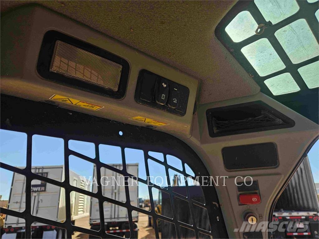 CAT 259D3 لوادر انزلاقية التوجيه