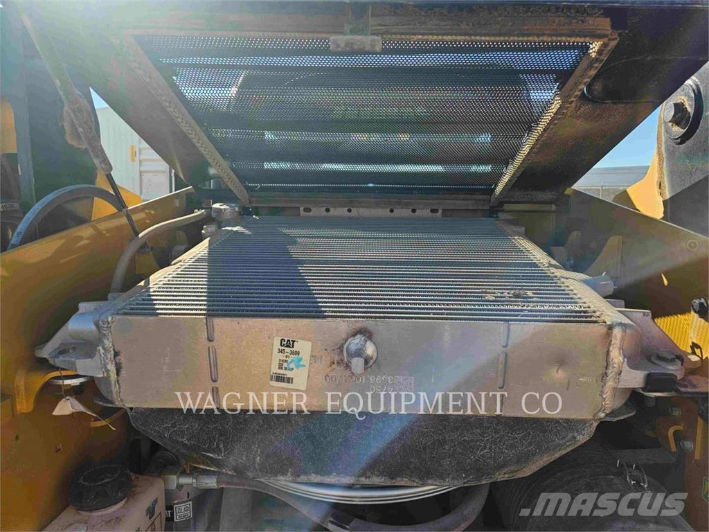 CAT 259D3 لوادر انزلاقية التوجيه