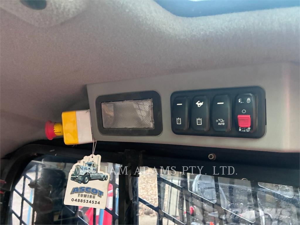 CAT 259D3 لوادر انزلاقية التوجيه
