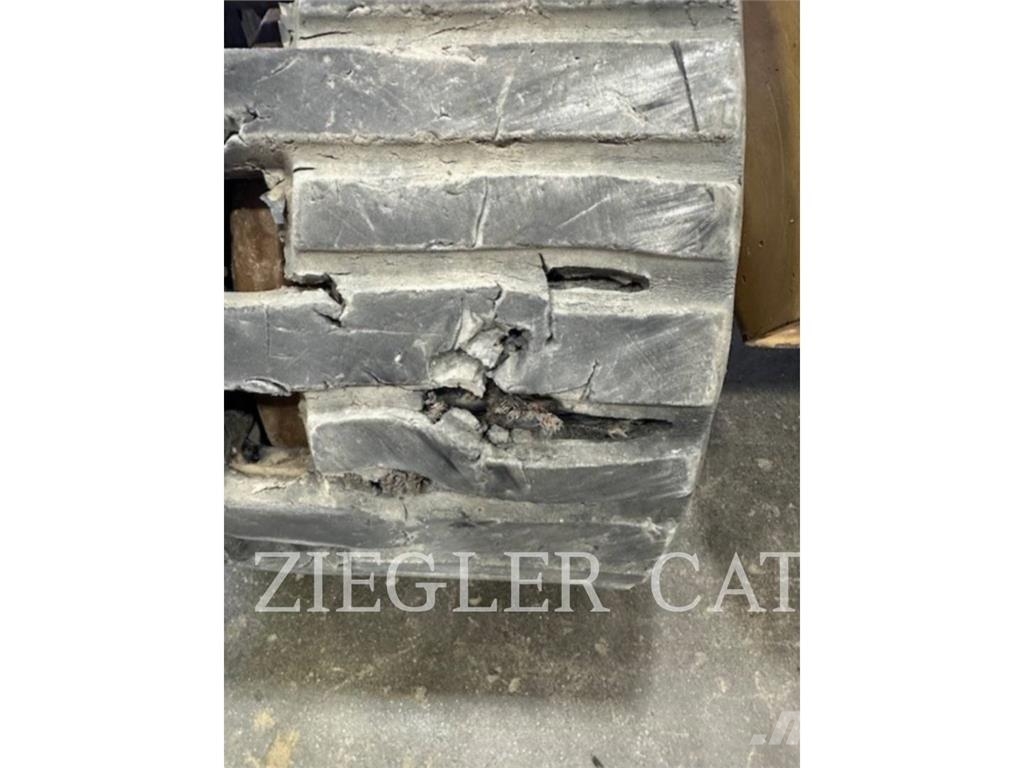 CAT 259D3 لوادر زحافة