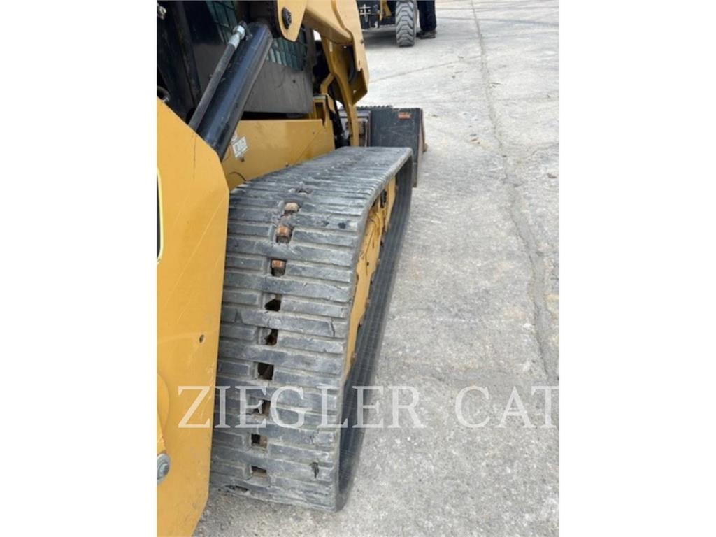 CAT 259D3 لوادر زحافة