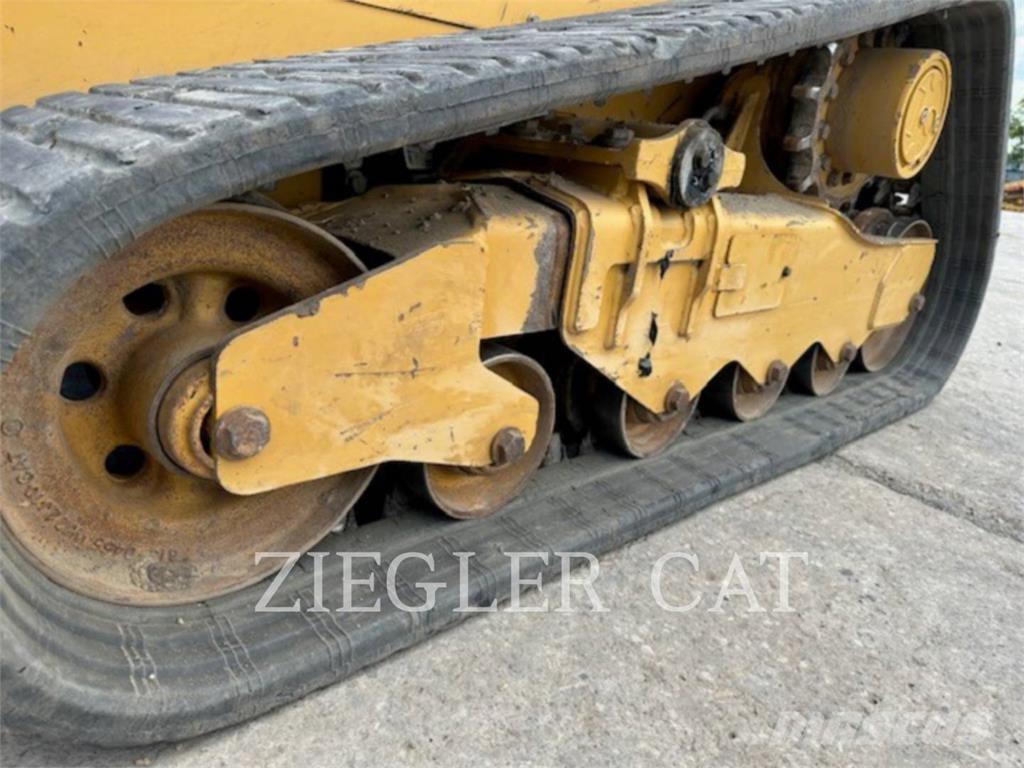 CAT 259D3 لوادر زحافة