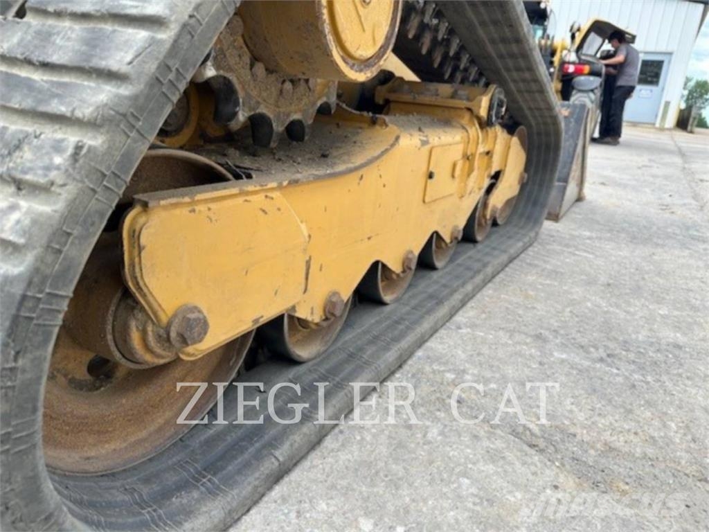 CAT 259D3 لوادر زحافة