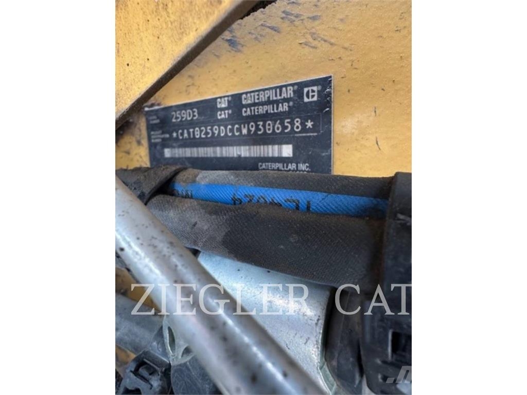 CAT 259D3 لوادر زحافة