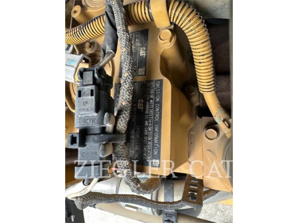 CAT 259D3 لوادر زحافة