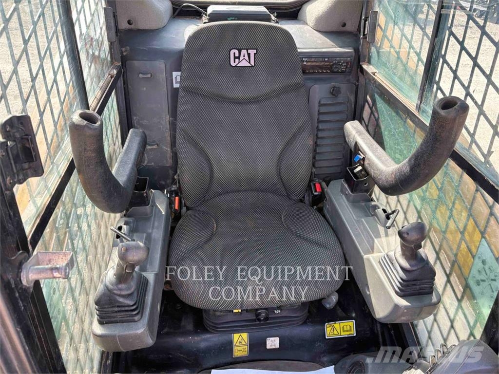 CAT 259D3 Šmykom riadené nakladače