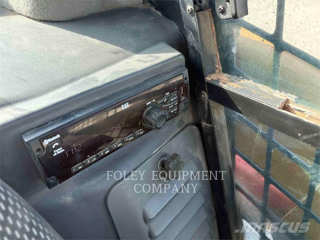 CAT 259D3 Šmykom riadené nakladače