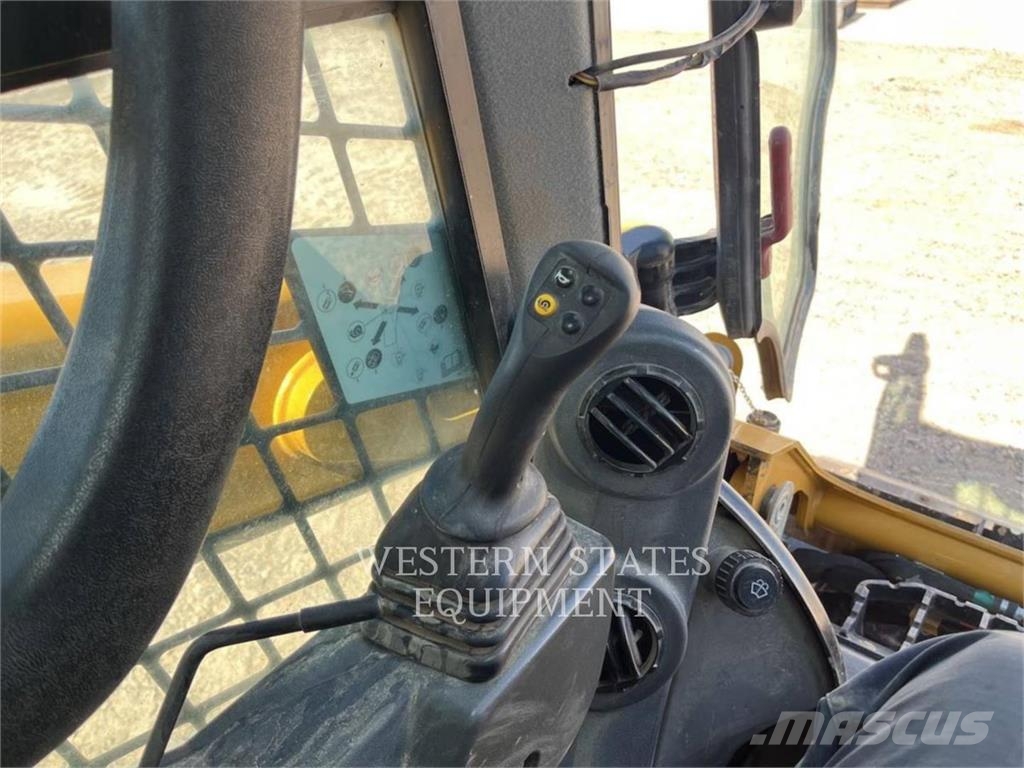 CAT 259D3 스키드로더