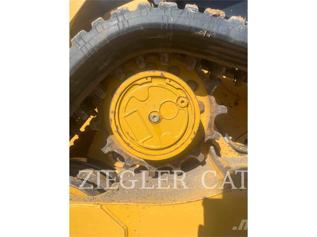 CAT 259D3 Верижен товарач