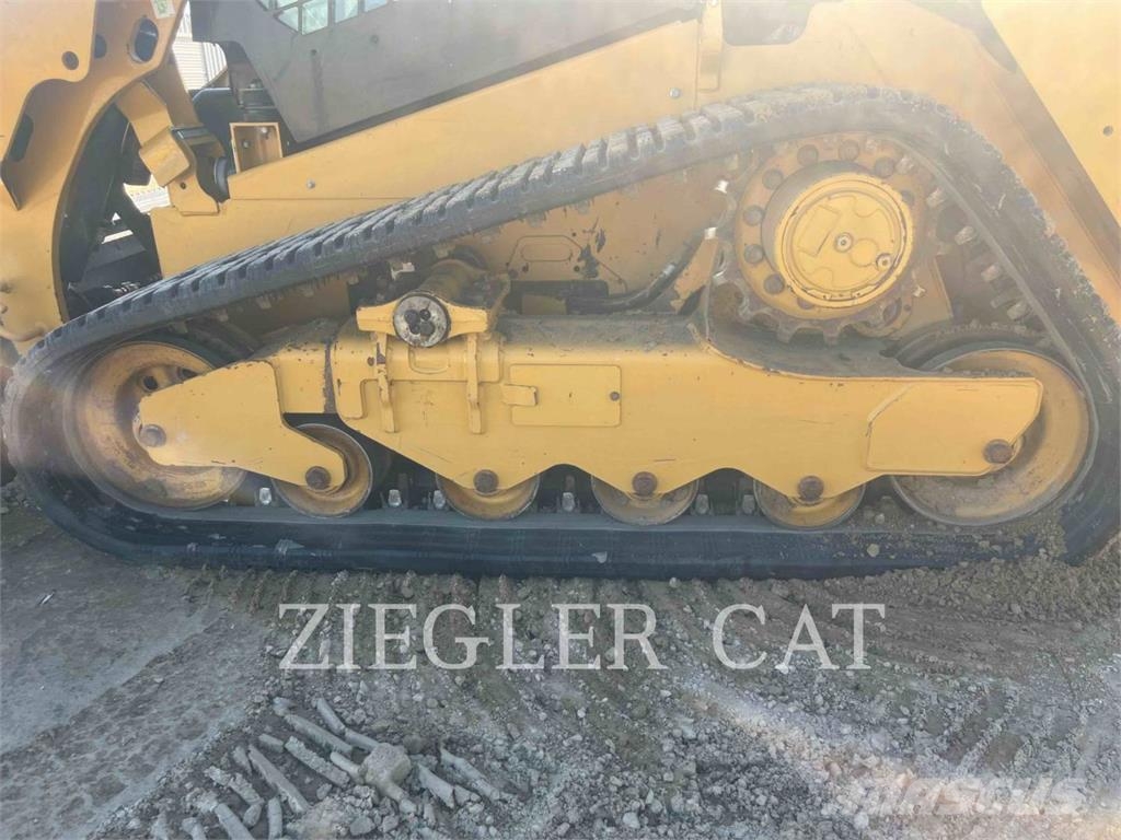 CAT 259D3 Верижен товарач