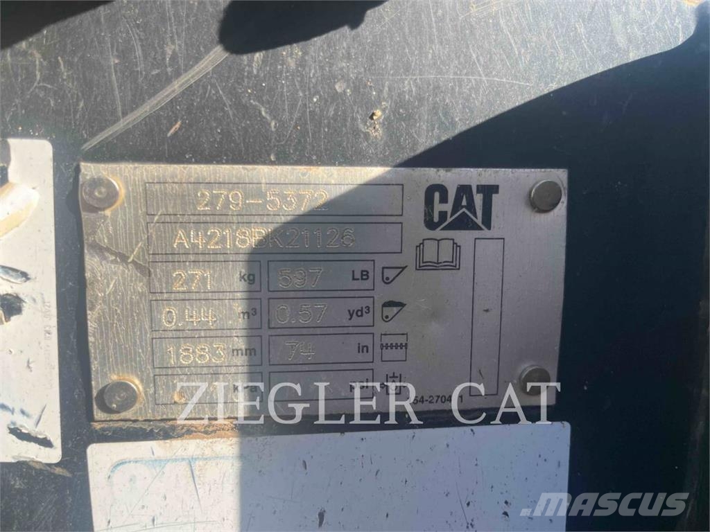 CAT 259D3 Верижен товарач