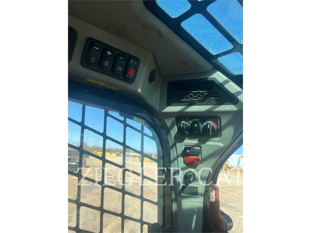 CAT 259D3 Верижен товарач