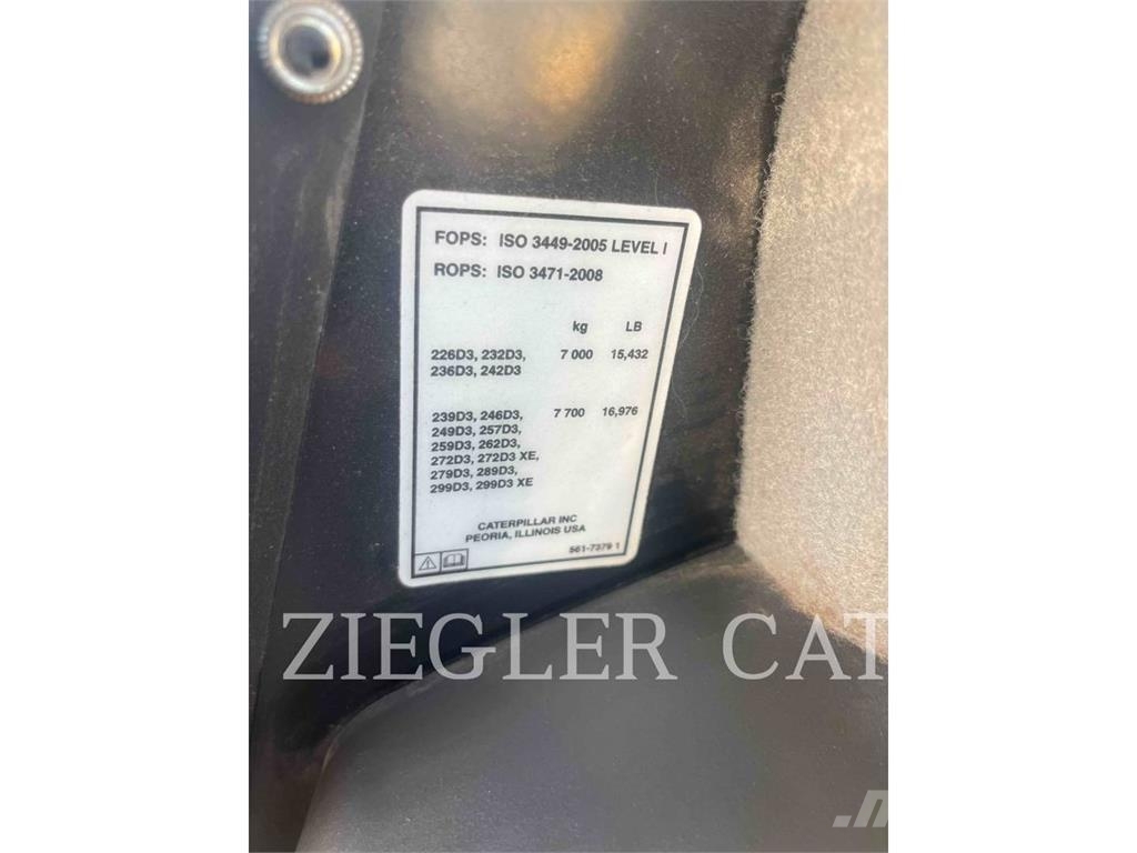 CAT 259D3 Верижен товарач