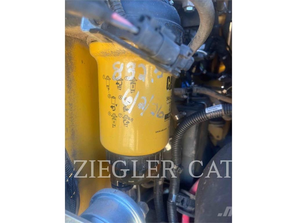 CAT 259D3 Верижен товарач
