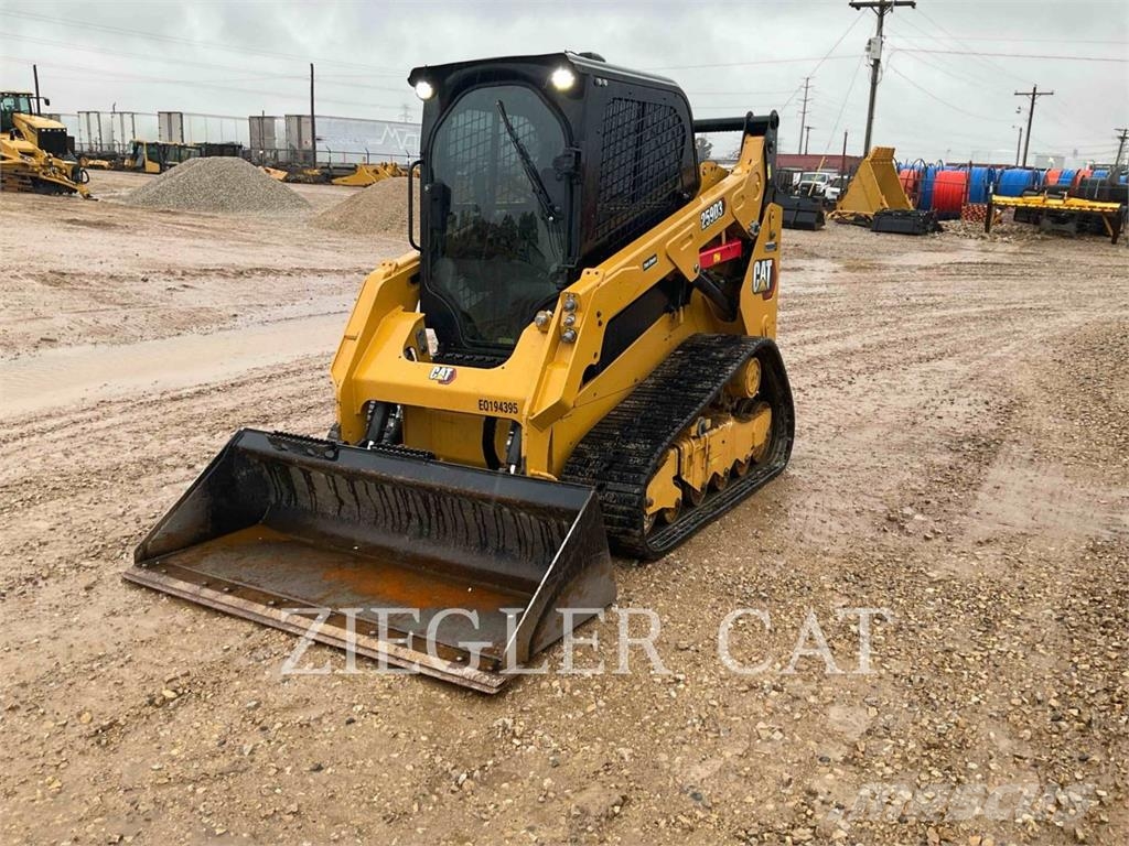 CAT 259D3 Верижен товарач