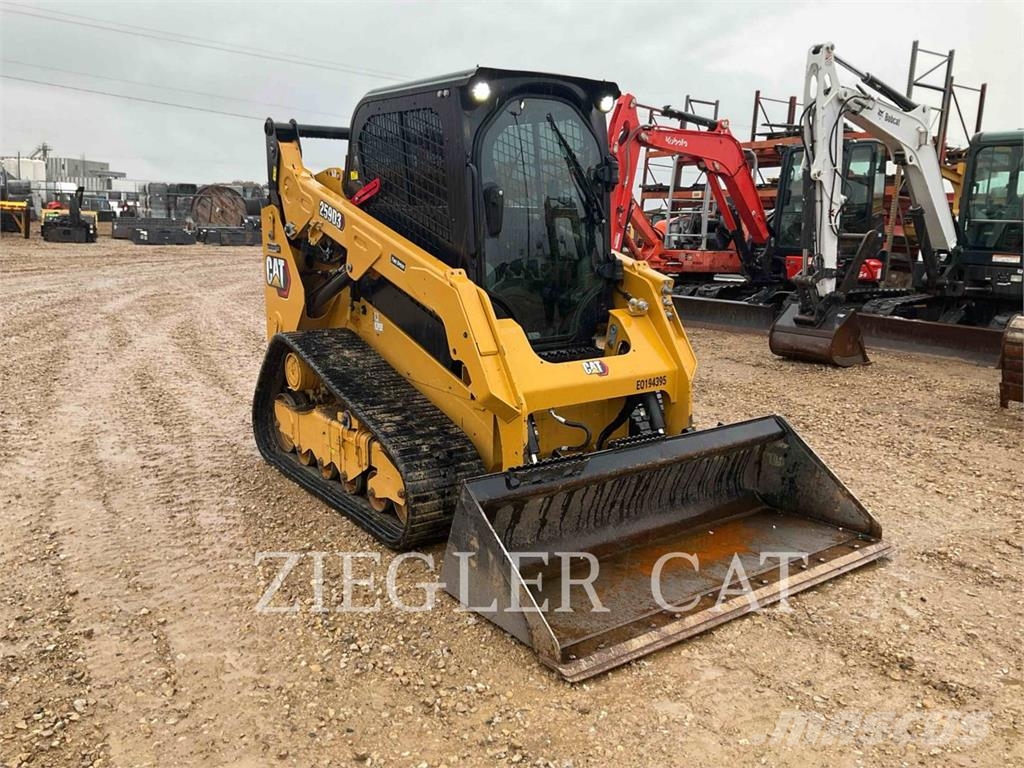 CAT 259D3 Верижен товарач