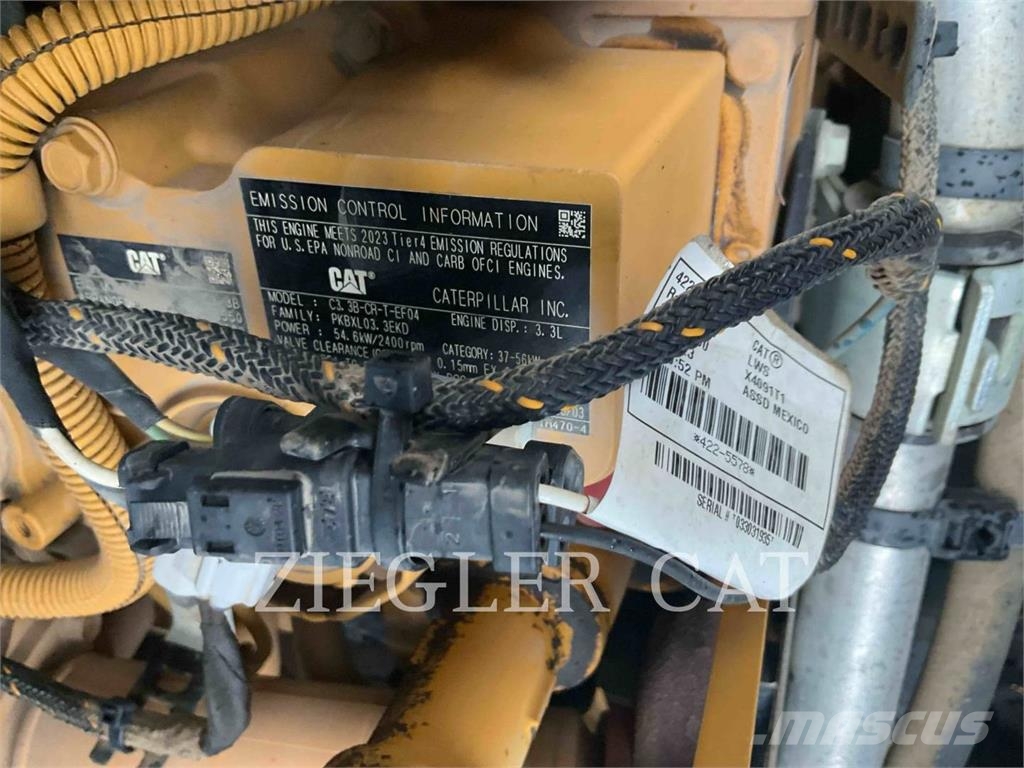 CAT 259D3 Верижен товарач