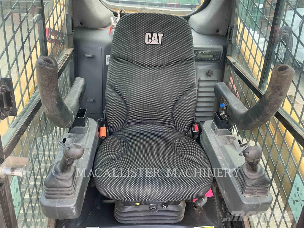 CAT 259D3 AQB لوادر زحافة
