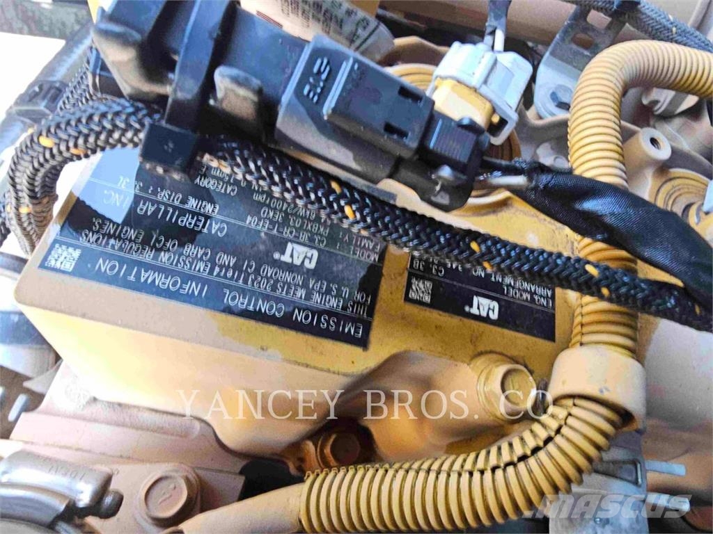 CAT 259D3 HF لوادر انزلاقية التوجيه