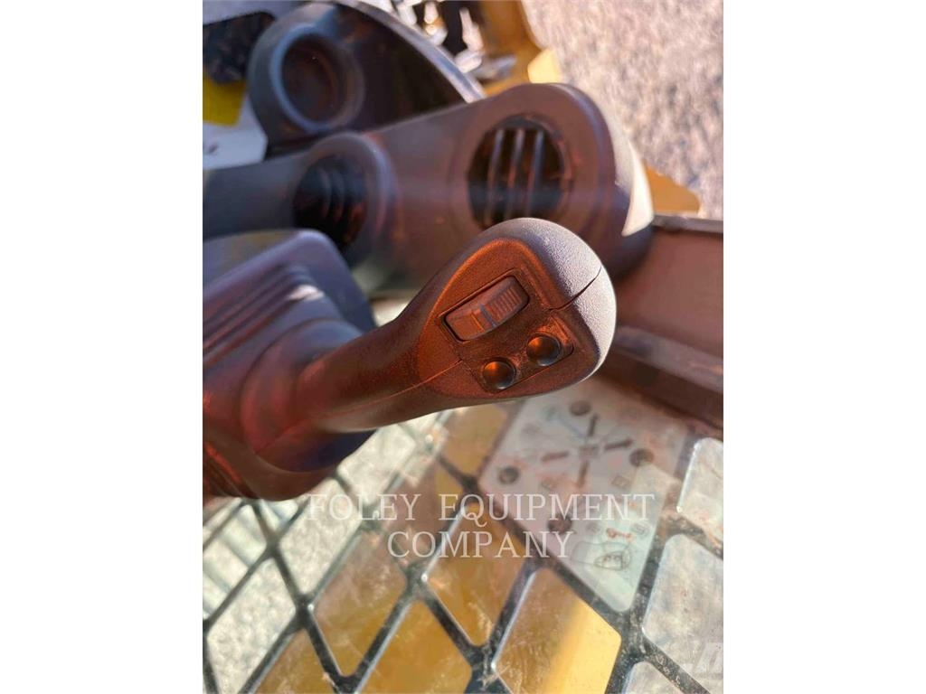CAT 259D3HF2C لوادر انزلاقية التوجيه