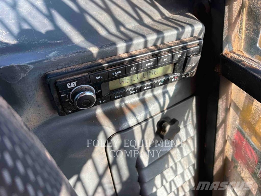 CAT 259D3HF2C لوادر انزلاقية التوجيه