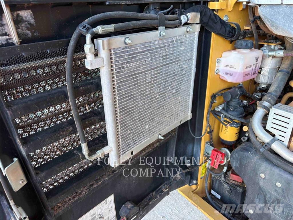 CAT 259D3HF2C لوادر انزلاقية التوجيه