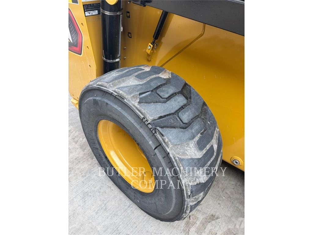 CAT 260 Liukuohjatut kuormaajat