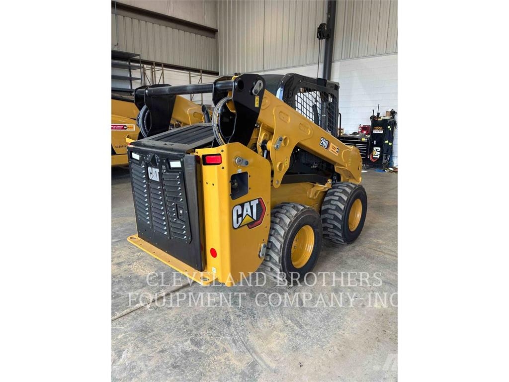 CAT 260-05 لوادر انزلاقية التوجيه