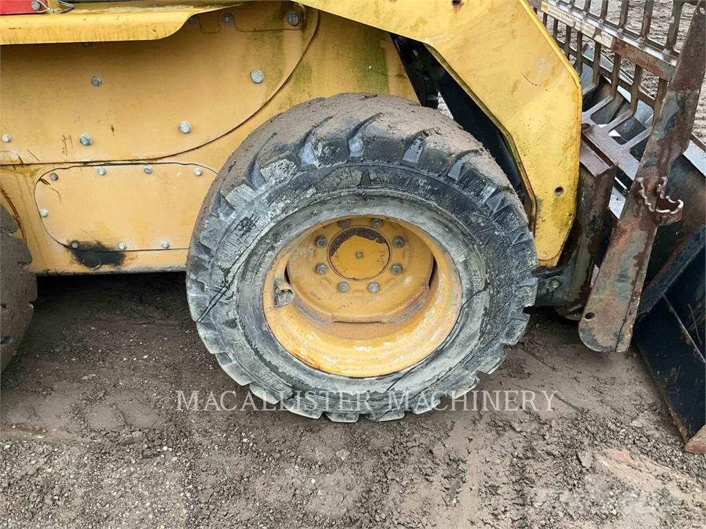 CAT 262C Skid steer mini utovarivači