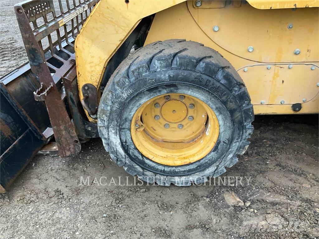 CAT 262C Skid steer mini utovarivači