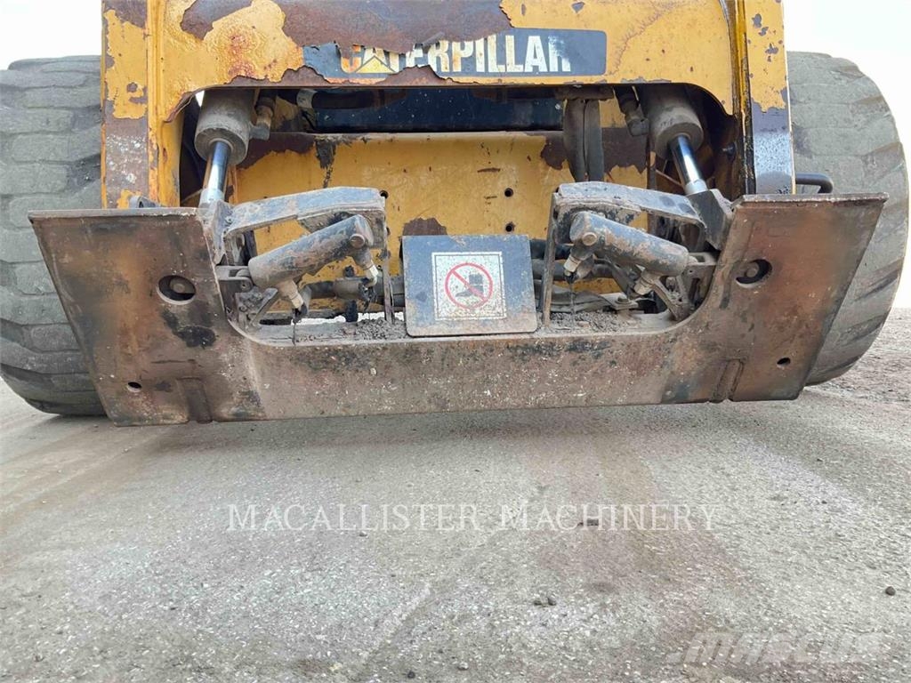 CAT 262C Skid steer mini nakladalci