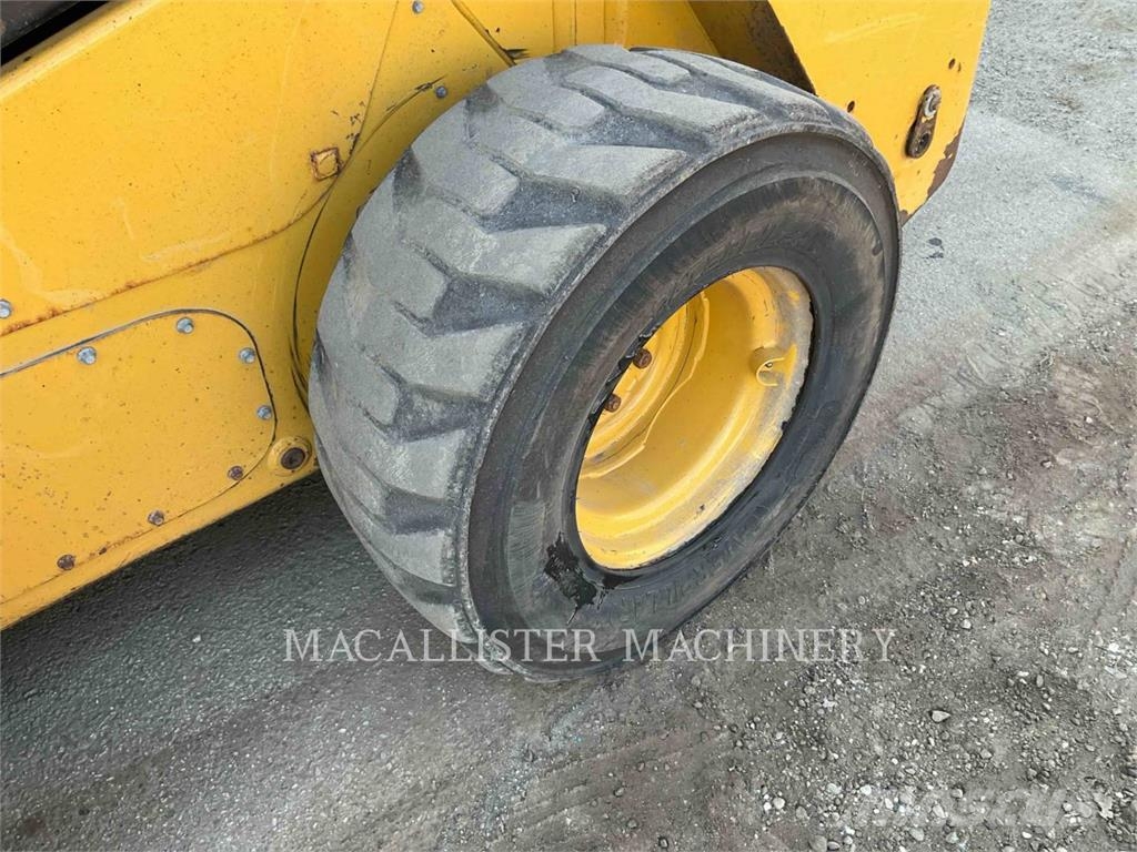 CAT 262C Skid steer mini nakladalci