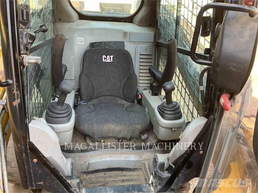 CAT 262C Skid steer mini nakladalci