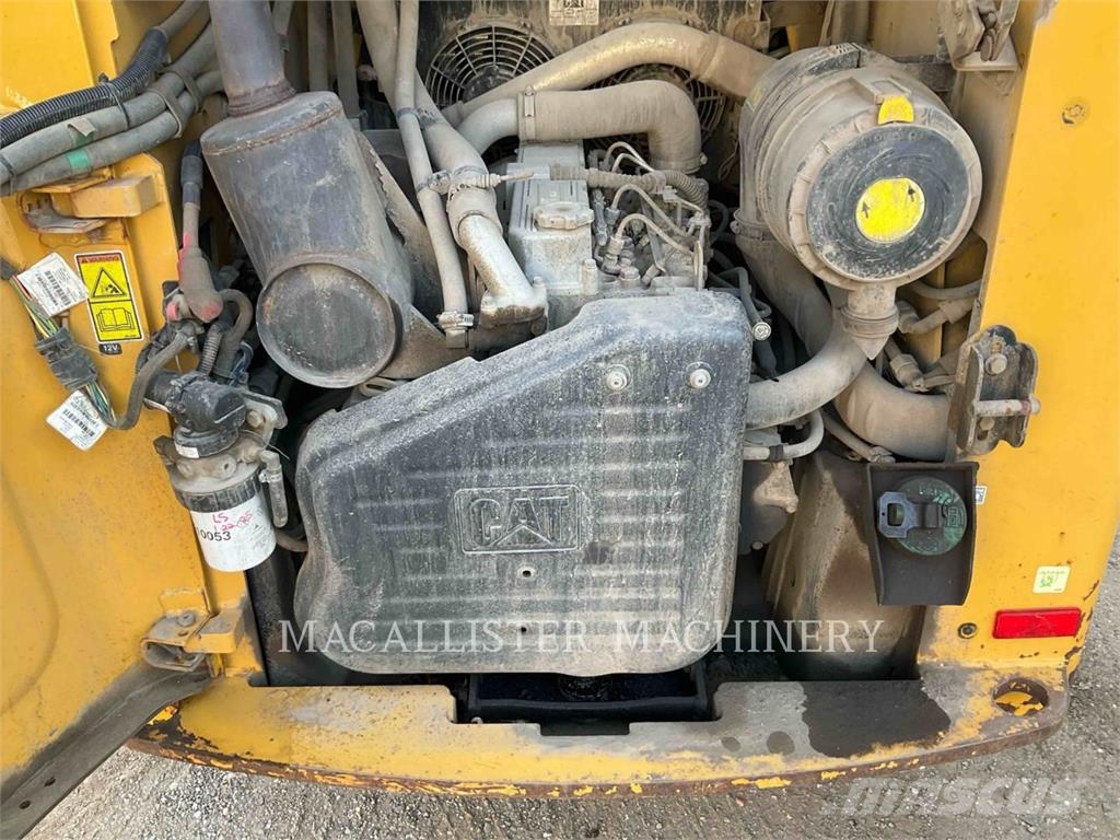 CAT 262C Skid steer mini nakladalci